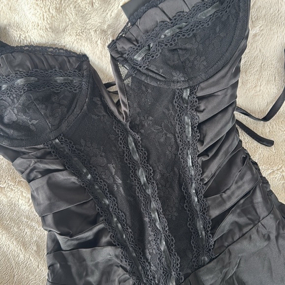 Black lace up corset mini dresss - Picture 10 of 11
